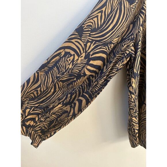 100% Linen Banana Republic Zebra Printed Boxy Cropped Linen Shirt (size L) - Picture 3 of 7